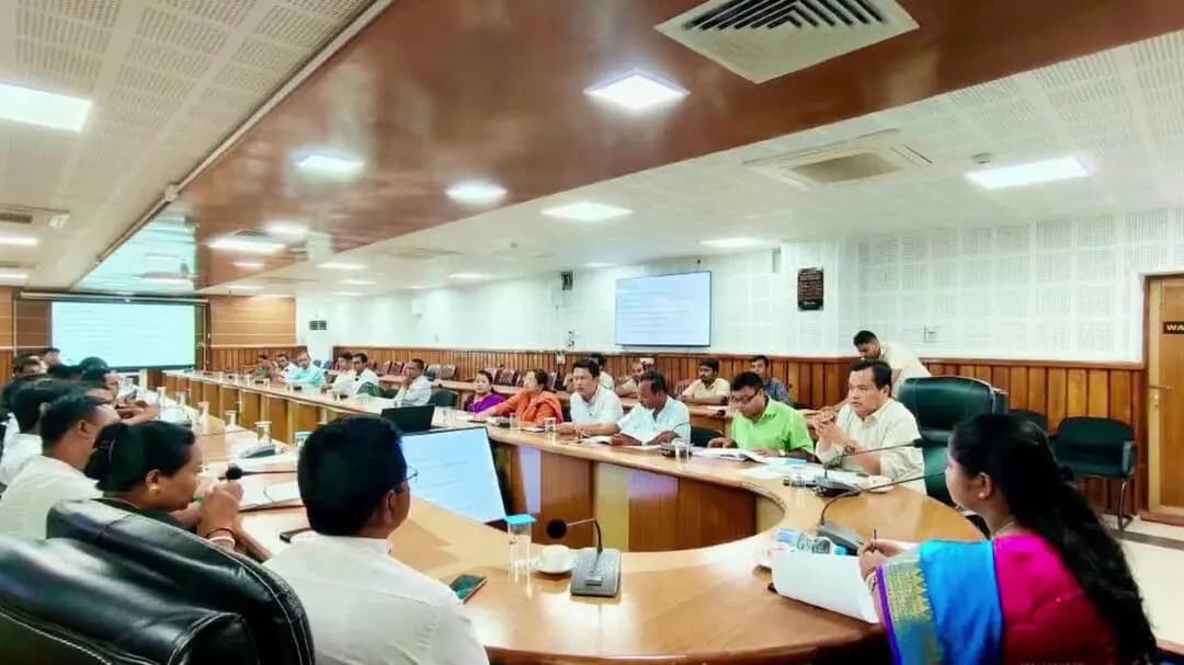 আমবাসা: ধলাই জেলা জেলাশাসকের কনফারেন্স হল ঘরে একটি প্রস্তুতি বৈঠক অনুষ্ঠিত হয়