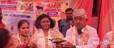 बेनीपट्टी: नवकरही पंचायत के आंगनवाड़ी केंद्र 148 पर आँगन मिलन कार्यक्रम में पूर्व मंत्री बिनोद नारायण झा हुए शामिल