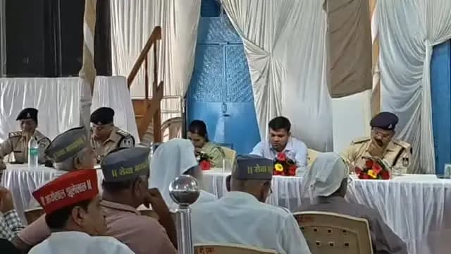 हरे माधव दरबार में 9 एवं 10 अक्टूबर को आयोजित होने वाले वर्षी महोत्सव की तैयारियों और व्यवस्थाओं का कलेक्टर श्री आशीष तिवारी एवं एसपी श्री अभिनय विश्वकर्मा ने जायजा लिया।
#JansamparkMP
#CMMadhyaPradesh
@jbpcommissioner
@sp_katni
#katni #कटनी