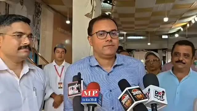 हरे माधव दरबार में 9 एवं 10 अक्टूबर को आयोजित होने वाले वर्षी महोत्सव की तैयारियों और व्यवस्थाओं का कलेक्टर श्री आशीष तिवारी एवं एसपी श्री अभिनय विश्वकर्मा ने जायजा लिया।
#JansamparkMP
#CMMadhyaPradesh
@jbpcommissioner
@sp_katni
#katni #कटनी