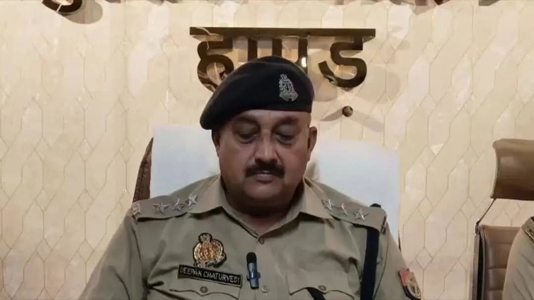 जनपद हापुड़ के थाना हापुड़ कोतवाली क्षेत्र आदर्श नगर कॉलोनी निवासी 25 वर्षीय अमन सागर की हत्या का पुलिस ने गुरुवार को खुला