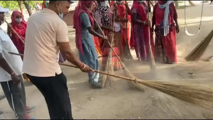 बीकानेर: गांधी जयंती पर नगर निगम ने शुरू किया स्वच्छता अभियान, भ्रमण पथ पर चलाया सफाई अभियान