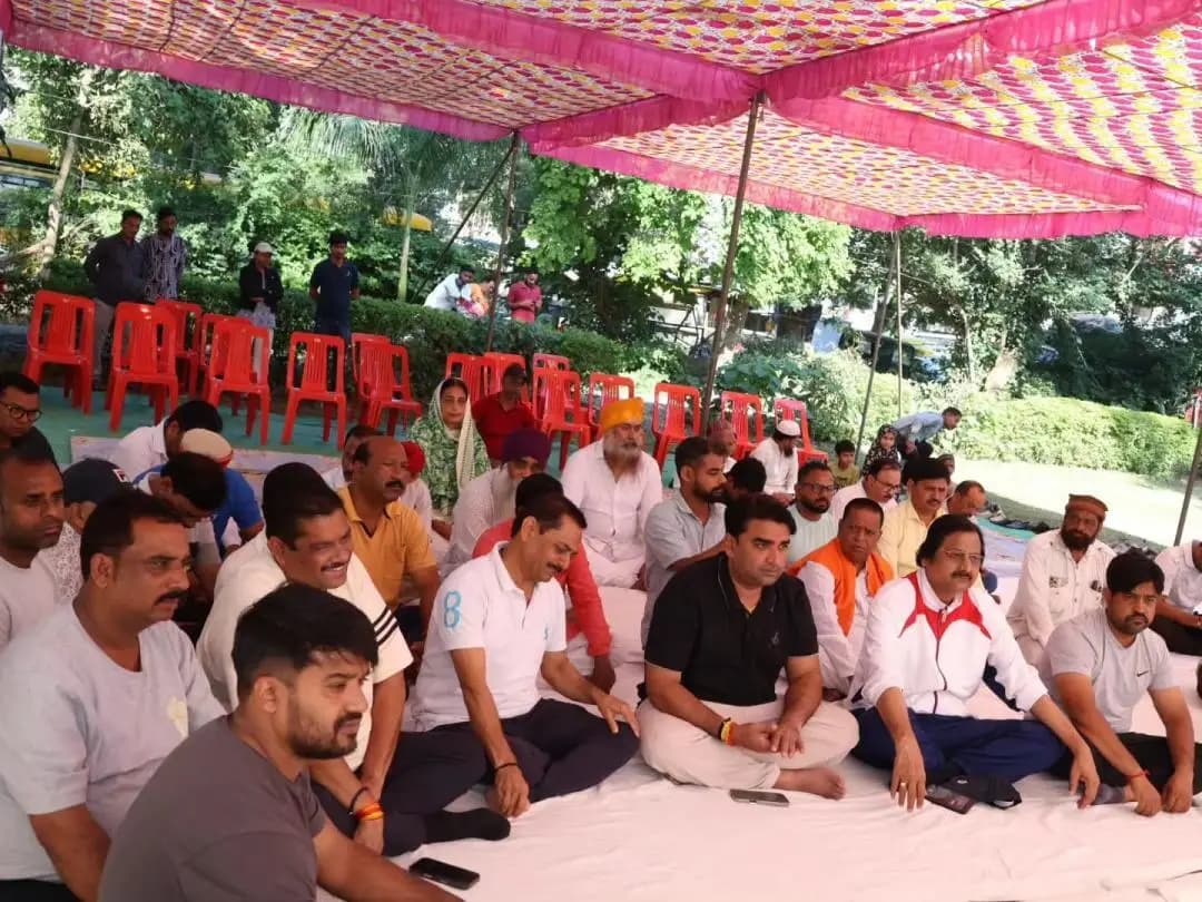 सीहोर नगर: सीहोर में बीजेपी ने गांधी-शास्त्री जयंती पर माल्यार्पण और स्वच्छता अभियान चलाया