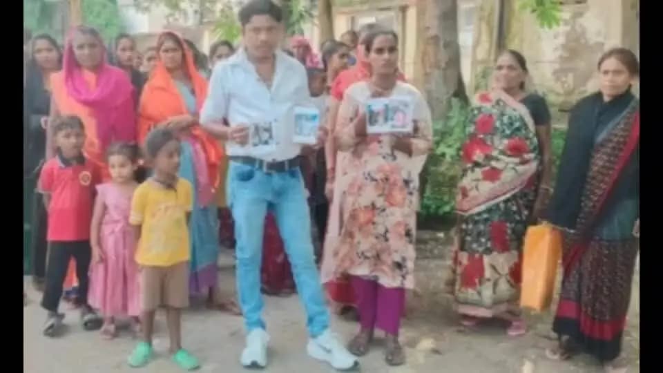 कोटा: सारथी मोहल्ला रतनपुर में मारपीट में घायल युवक के परिजनों ने एसपी कार्यालय पहुंचकर कार्रवाई की मांग की