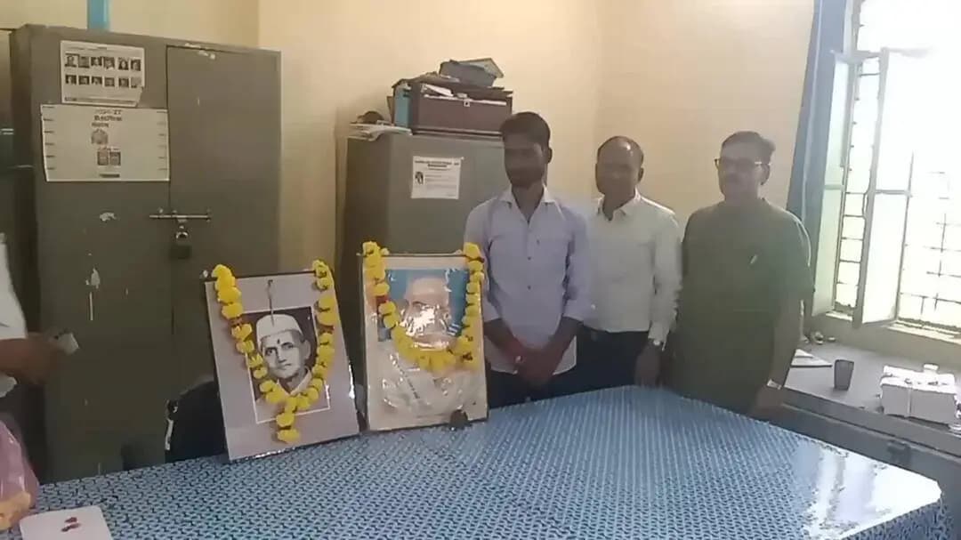 कनवास: धूलेट स्कूल में गांधी-शास्त्री जयंती पर गूंजा राष्ट्रसेवा का संदेश, अर्पित की पुष्पांजलि