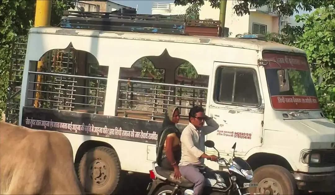खंडवा: शव वाहन को भी नहीं छोड़ा चोरों ने, तीसरी बार चुरा ले गए बैट्री