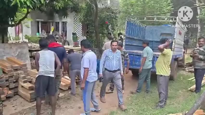ବଡସାହି: ବାଲକା ଗ୍ରାମରେ ଚୋରା କରତକଳ ଉପରେ ବେତନଟୀ ବନବିଭାଗର ବଡ ଧରଣର ଚଢ଼ାଉ, ୫ଲକ୍ଷ ଟଙ୍କାର ଯନ୍ତ୍ରାଂଶ, ଭୁଟୁଭୁଟି, କାଠପଟା ଓ କାଠଗଣ୍ଡି ଜବତ