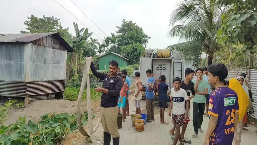 বিলাসীপাৰা ভাগ: বিলাসীপাৰাৰ বামুনপাৰা পঞ্চম খণ্ড গাঁৱত ভয়ংকৰ অগ্নিকাণ্ডৰ ঘটনা। অগ্নিকাণ্ডত কেইবা লক্ষাধিক টকাৰ সা-সম্পত্তি ক্ষয়-ক্ষতি