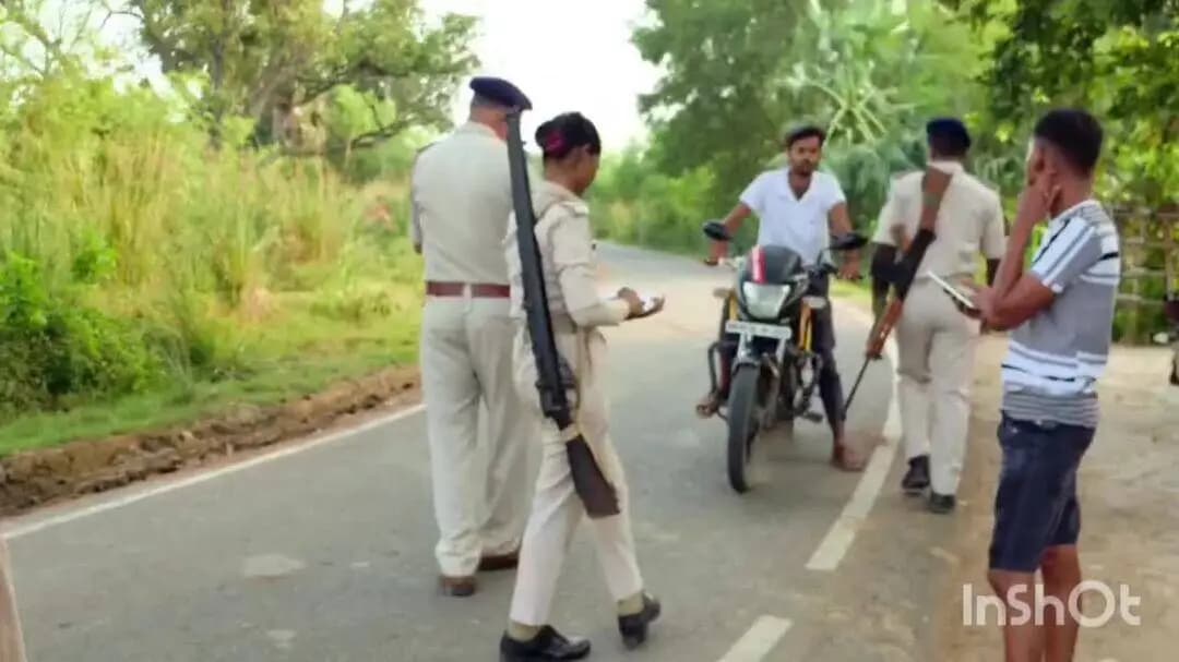 संदेश: संदेश में पुलिस ने सख्त वाहन जांच अभियान चलाया, नियमों की अनदेखी पर कार्रवाई से चालाकों में हड़कंप