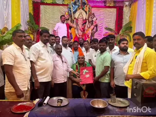 ಶಿಗ್ಗಾಂವ: ಬಂಕಾಪುರ್ ಪಟ್ಟಣದಲ್ಲಿ ಹಿಂದೂ ಮಹಸಾಭಾ ಗಣಪತಿಗೆ ವಿಶೇಷ ಪೂಜೆ;ಶಾಸಕ ಪಠಾಣ್ ಭಾಗಿ