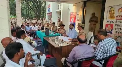 शोहरतगढ़: थाना मोहाना पर SDM की अध्यक्षता में पीस कमेटी की बैठक की गई