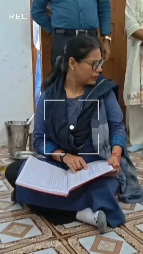 मुख्यमंत्री जन विश्ववास के तहत कलेक्टर श्रीमती राखी सहाय, सी ई ओ जिला पंचायत अभय सिंह ने करकेली विकासखंड के विभिन्न ग्रामों का किया निरीक्षण
@CMMadhyaPradesh
@JansamparkMP
#सेवा_संकल्प_अभियान #SevaSankalpAbhiyan #AshirwadKaDiya