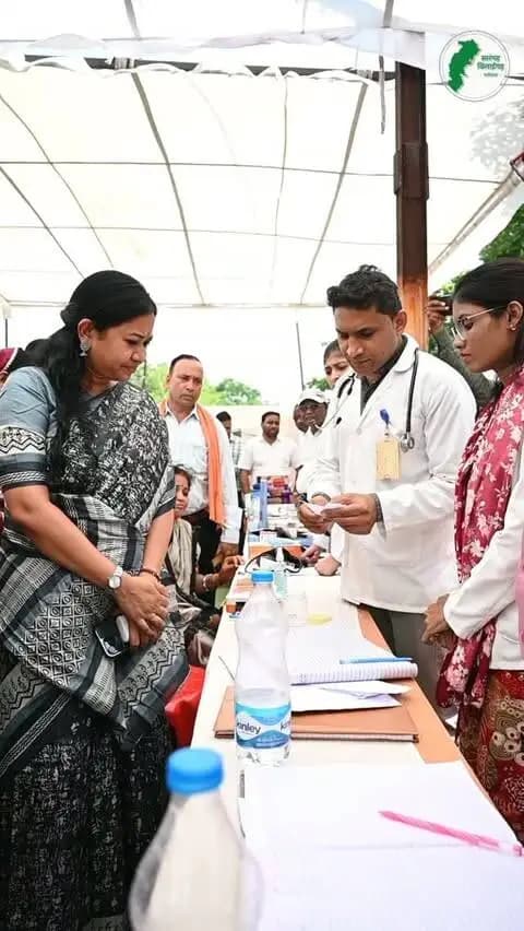 दनसरा में जिला स्तरीय सेवा सेतु शिविर आयोजित, एक ही स्थान पर मिली अनेक शासकीय सेवाओं की सुविधा
#SevaKe25Varsh
#sevasankalpabhiyan
#sarangarhdistrict
#SevaSetu
#chhattisgarh