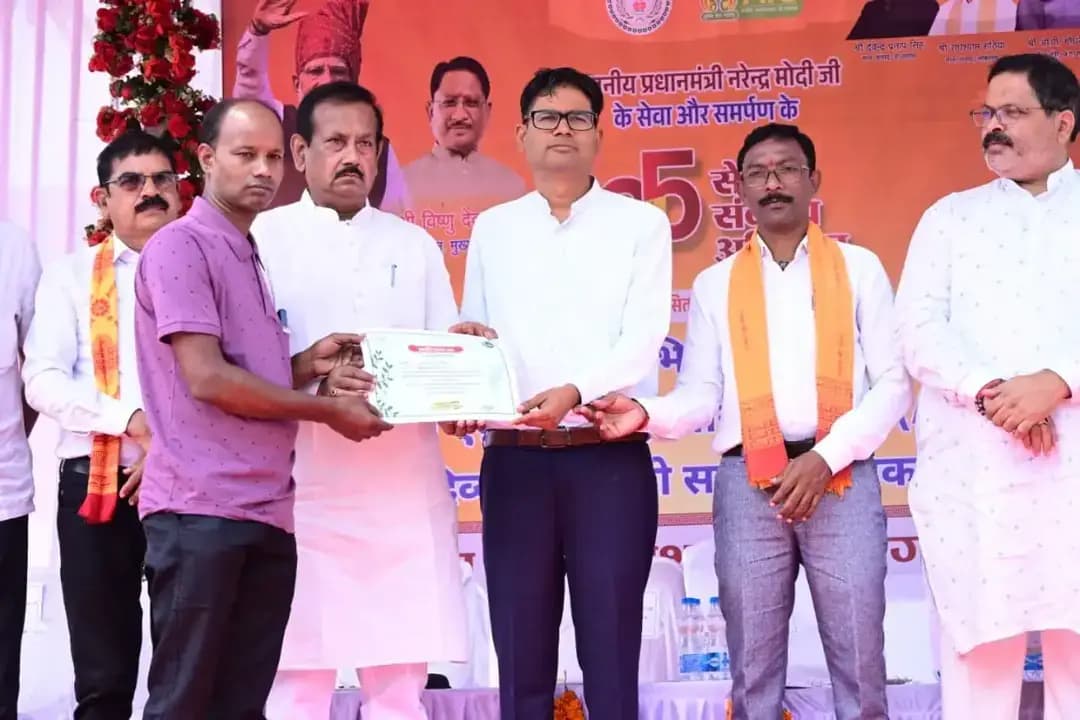 ‘सेवा मेरा योगदान’
वित्त मंत्री श्री ओ.पी.चौधरी ने सिंदूर पार्क में 350 दिव्यांगजनों को वितरित किया सहायक उपकरण
मोबाइल के अत्यधिक उपयोग से बचने, स्वस्थ दिनचर्या अपनाने और युवाओं को स्वरोजगार से जोड़ने पर दिया जोर
सिन्दूर पार्क में स्थायी मंच निर्माण के लिए की घोषणा
नशामुक्त भारत अभियान एवं दिव्यांगजनों को सहायक उपकरण वितरण कार्यक्रम में शामिल हुए वित्त मंत्री
#SevaMeraYogdaan #SevaSankalpAbhiyan #raigarh #SevaSankalp #NashaMuktBharat
@opchoudhary.india