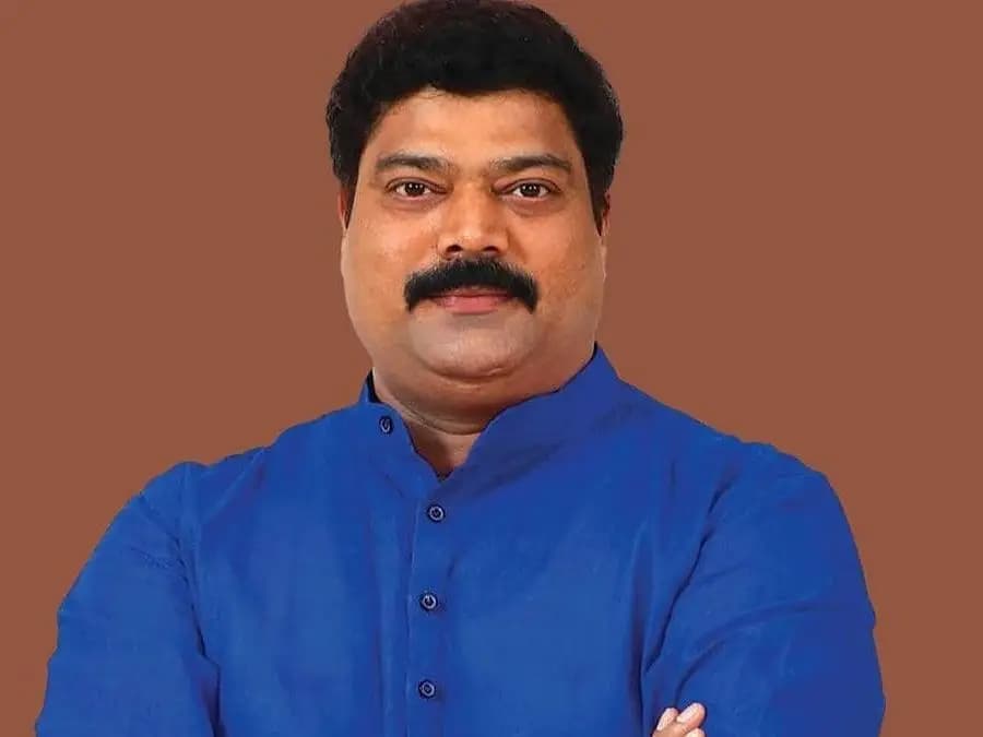 मुंबई उपनगर: ठाकरे बंधूंच्या मोर्चासाठी डोंबिवलीतून मुंबईकडे मनसेच्या पदाधिकाऱ्यांचा तोंडफाटलेला राॅल