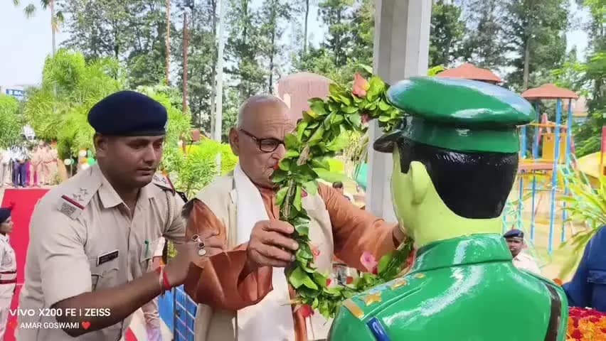 लोहरदगा: नक्सलियों से लोहा लेते हुए शहीद हुए SP अजय कुमार सिंह, 26वीं पुण्यतिथि पर लोहरदगा के अजय उद्यान में याद किए गए