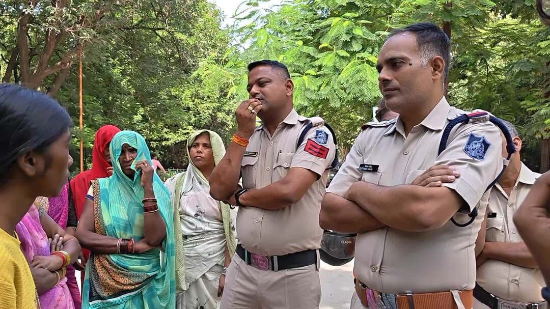 Govindgarh ke antargat
yee ghatna hai
is par koi karbahi nahi kii jaa rahi hai ###