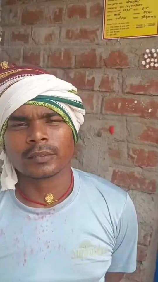 🏠 कहानी बदलाव की | पक्के घर से बदली जिंदगी की तस्वीर ✨
श्री नंदू बिंद, ग्राम कर्मा पांडे, पंचायत लट्ठ, प्रखंड रफीगंज के लिए पक्का आवास सिर्फ एक घर नहीं, बल्कि सुरक्षित और खुशहाल जीवन की नई शुरुआत है।
पहले मिट्टी के घर में बरसात के दिनों में काफी परेशानियों का सामना करना पड़ता था। प्रधानमंत्री आवास योजना–ग्रामीण (PMAY-G) के तहत आवास एवं शौचालय का लाभ मिलने के बाद आज उनका परिवार सुरक्षित और सुकून से रह रहा है। 🏡❤️
श्री नंदू बिंद ने इस बदलाव के लिए माननीय प्रधानमंत्री जी एवं माननीय मुख्यमंत्री जी के प्रति आभार व्यक्त किया।
#SamratChoudhary #CMSamrat #PMAYG #HousingForAll #KahaniBadlavKi #BiharDevelopment
Information & Public Relations Department, Government of Bihar Rural Development Department, Government of Bihar CMO Bihar
