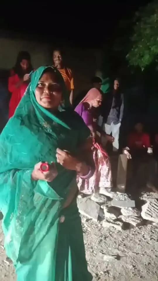सेवा की कहानी
श्रीमती कृष्णा बताती हैं कि नलजल योजना में हमें घर पर ही नल से स्वच्छ जल मिल रहा है, इसके लिए प्रधानमंत्री जी को धन्यवाद।
-
Chief Minister, MP
Jansampark Madhya Pradesh
#JansamparkMP
#sheopur