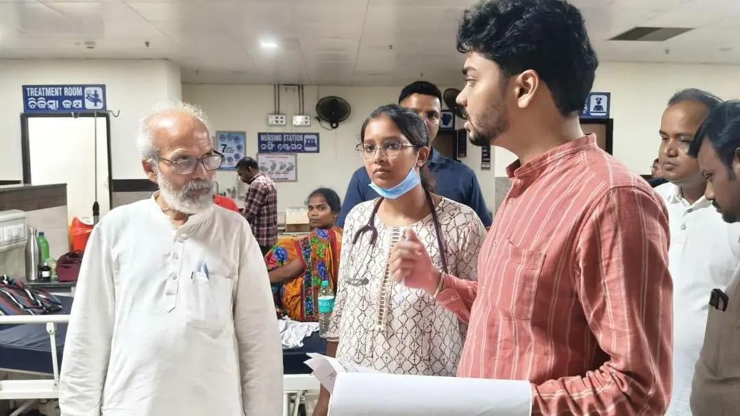 ବାଲେଶ୍ବର ସଦର: ବାଲି ମାଫିଆଙ୍କ ଆକ୍ରମଣରେ ଆହତଙ୍କୁ ସାକ୍ଷାତ କଲେ ବାଲେଶ୍ୱର ସାଂସଦ