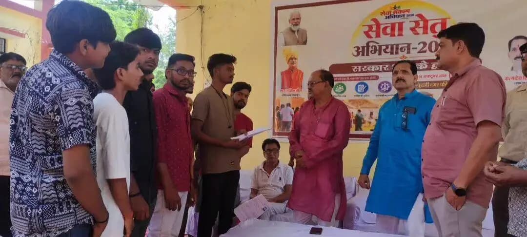 निवाड़ी: निवाड़ी में ‘नगर सरकार आपके द्वार’ शिविर में करीब 200 आवेदन प्राप्त हुए