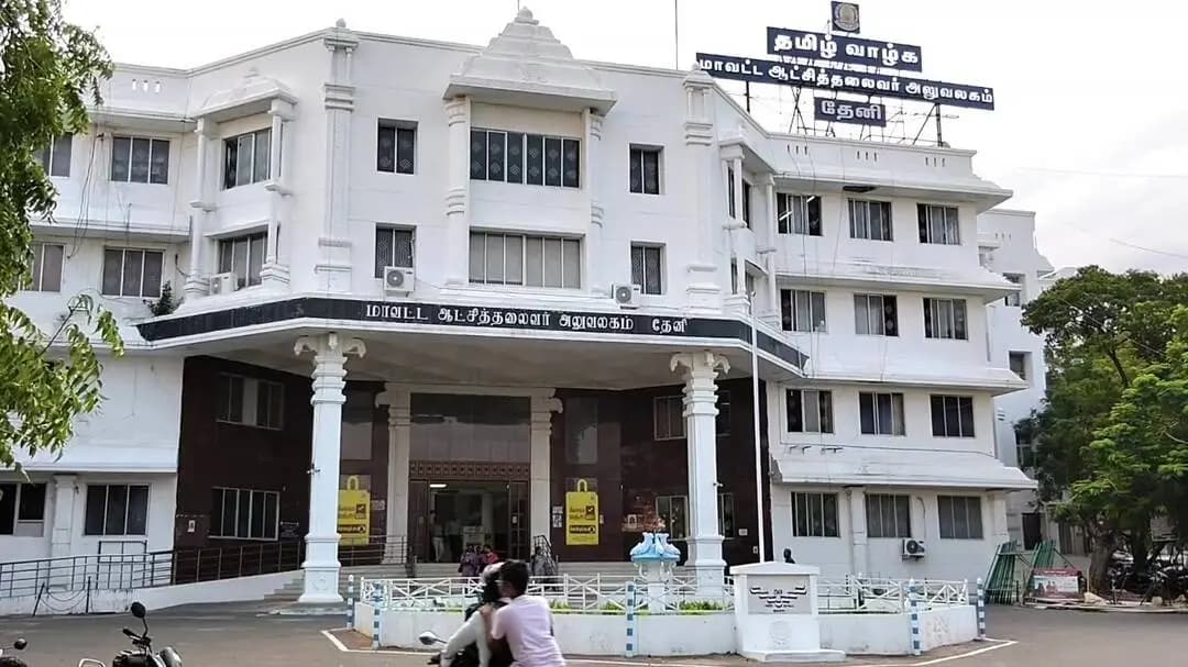 தேனி: பெற்றோரை இழந்த சகோதர, சகோதரிகள் மாட்டுக்கொட்டகையில் தஞ்சம் - ஆட்சியரிடம் கோரிக்கை