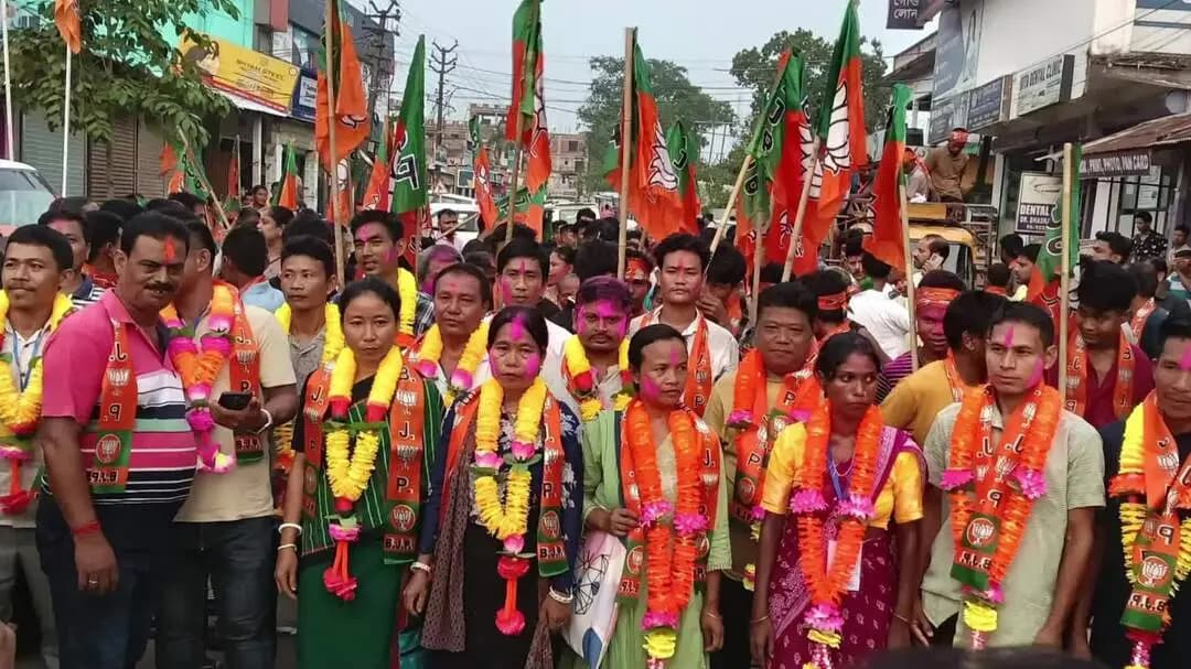 কুমারঘাট: কুমারঘাট ব্লকের অধীনস্ত ৯টি ভিসির মধ্যে ৪টি দখল করে বিজেপি এবং ৪টি ভেসি দখল করে মোথা আরেকটি দখল করে নির্দল