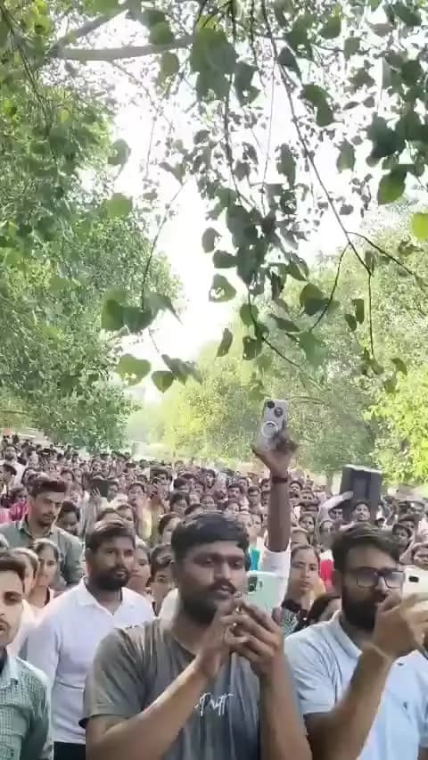 8 दिन बीत गए, पर हौसले आज भी बुलंद हैं! जब तक सीएचओ (CHO) को उनका हक नहीं मिलता, यह धरना और यह संघर्ष जारी रहेगा।