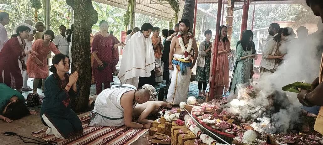 தென்காசி: ஜப்பான், தைவான் பக்தர்களை ஈர்த்த தமிழ்நாட்டு ஆன்மீகம்: சீர்காழியில் மெய்சிலிர்ப்பு