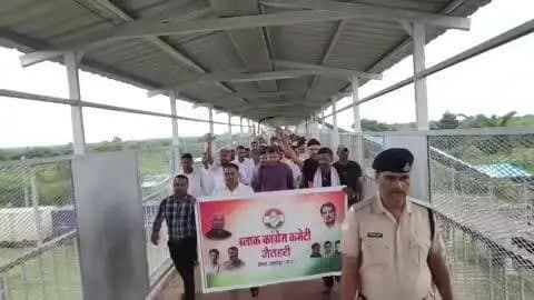 अनूपपुर: छुलहा स्टेशन की लंबित मांगों को लेकर कांग्रेस ने DRM को सौंपा स्मरण पत्र