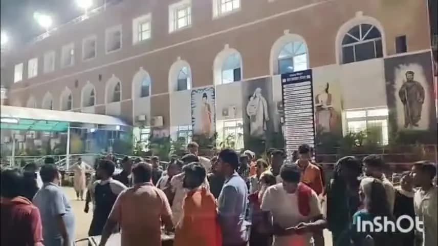 आरा: चौकीपुर गांव में बाइक सवार अपराधियों ने प्रॉपर्टी डीलर को मारी दो गोली, गंभीर हालत में मेडिकौन अस्पताल में भर्ती