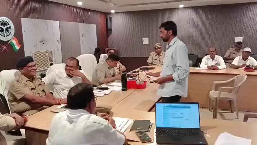 अपने ग्राम सभा बैठवलिया 20 वर्षों से लगा जल निगम की टंकी जो 7 वर्षों से क्षतिग्रस्त पाइपलाइन कुछ सही करने की मांग किया ।
