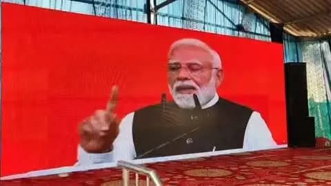 कृषि उपज मंडी प्रांगण उमरिया में आयोजित विकसित भारत संकल्प सभा के जिला स्तरीय कार्यक्रम में देश के प्रधानमंत्री श्री नरेंद्र मोदी जी के उद्बोधन को उपस्थित जनप्रतिनिधियों, अधिकारियों एवं लोगों ने वर्चुअली रूप से देखा एवं सुना।
#सेवा_संकल्प_अभियान #SevaSankalpAbhiyan
#उमरिया