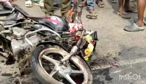 हेरहंज: भगत मोड़ के पास भारी वाहन की टक्कर से मोटरसाइकिल सवार दंपती समेत 4 घायल, एक अस्पताल भेजा; विरोध में सड़क जाम