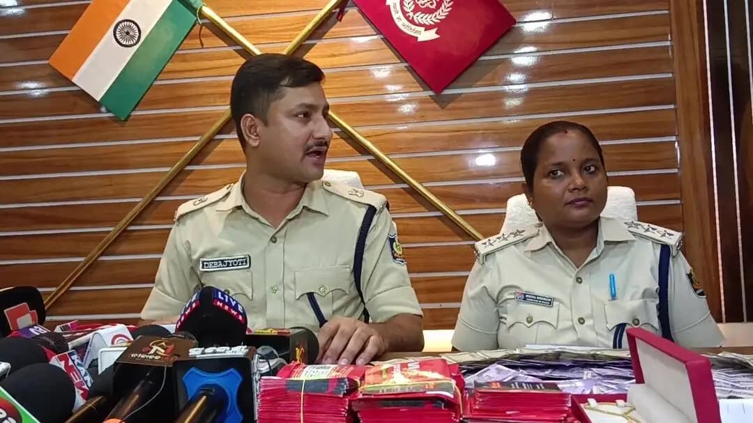 ବାଲେଶ୍ୱରରେ ସାଇବର ରାକେଟ୍ ଠାବ: ୨ ଗିରଫ, ବହୁ ସାମଗ୍ରୀ ଜବତ