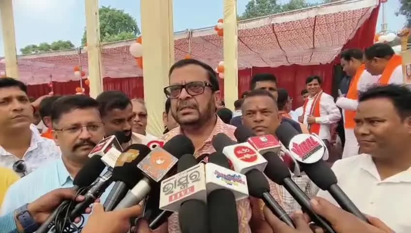 ଝାରସୁଗୁଡା: ଝାରସୁଗୁଡାରେ 'ବିକଶିତ ଭାରତ ସଂକଳ୍ପ ସଭା' ଏବଂ 'ସେବା ଜ୍ୟୋତି ଯାତ୍ରା କାର୍ଯ୍ୟକ୍ରମକୁ ନେଇ ରାଜସ୍ୱ ମନ୍ତ୍ରୀଙ୍କ ପ୍ରତିକ୍ରିୟା