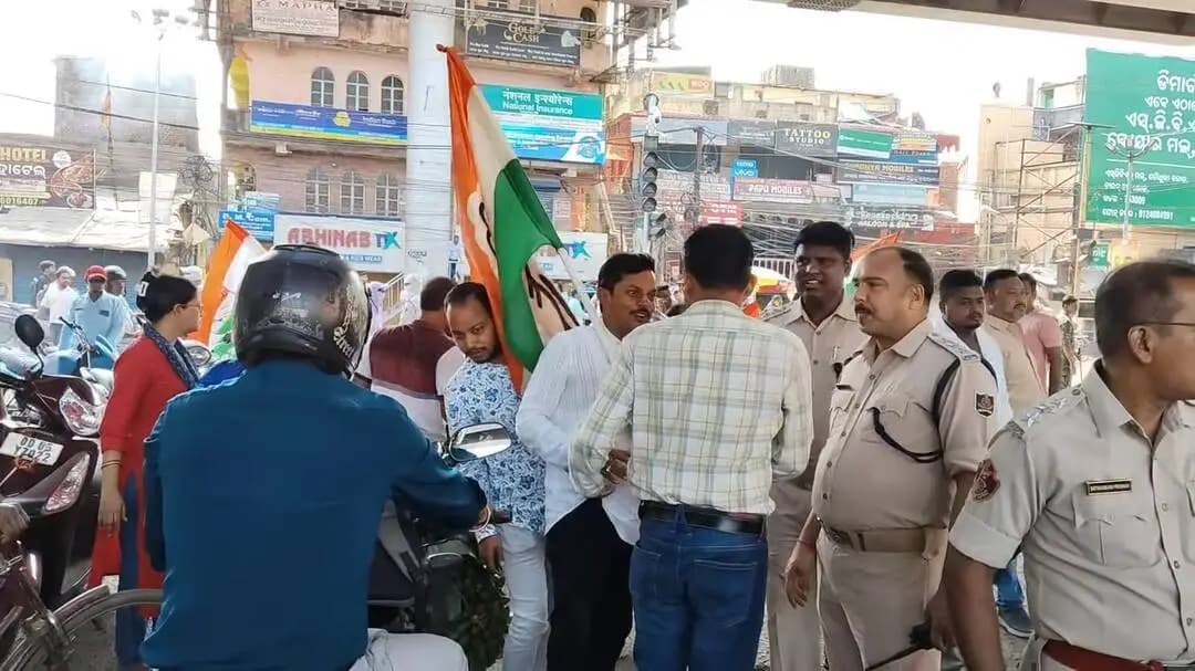 କଟକ ପୌରାଞ୍ଚଳ: କଟକରେ କଂଗ୍ରେସର ଓଡ଼ିଶା ବନ୍ଦ: ଲିଙ୍କରୋଡରେ ଜୋରଦାର ବିକ୍ଷୋଭ