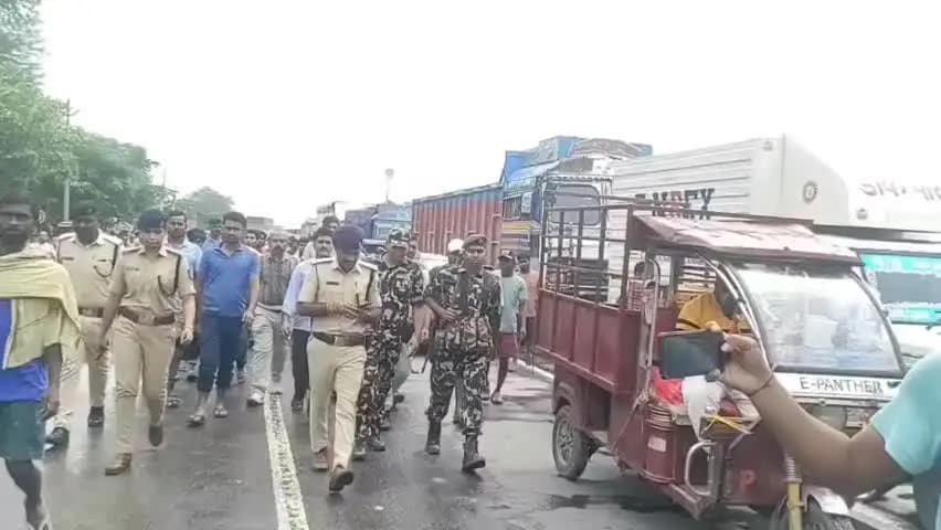 कांटी: कांटी में पंकज की संदिग्ध मौत, हत्या की आशंका पर ग्रामीणों ने एनएच जाम कर किया प्रदर्शन