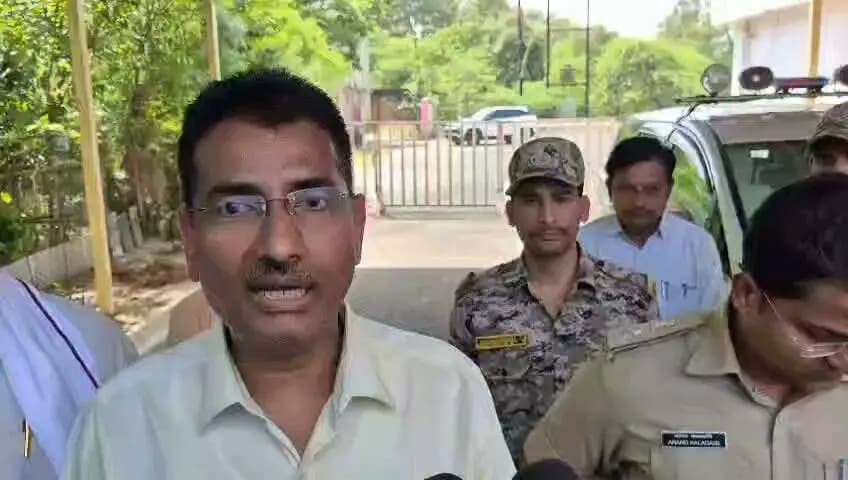 सड़क पर गौवंश के कारण होने वाली दुर्घटनाओं पर
लगेगा अंकुश - कलेक्टर श्री यादव