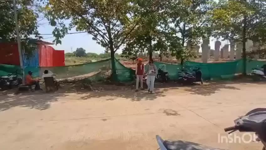 विदिशा: ग्राम दैयारपुर से एक पिता पुत्री ने SP से लगाई गुहार चुनावी रंजिश पर गांव के ही लोगो ने की गई मारपीट पुलिस ने की थी