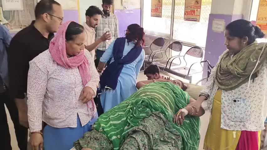 बेगुं: बेगू थाना क्षेत्र के मांडना में नितिन स्पिनर्स के पास हुआ भीषण सड़क हादसा, जीप में सवार यात्री घायल