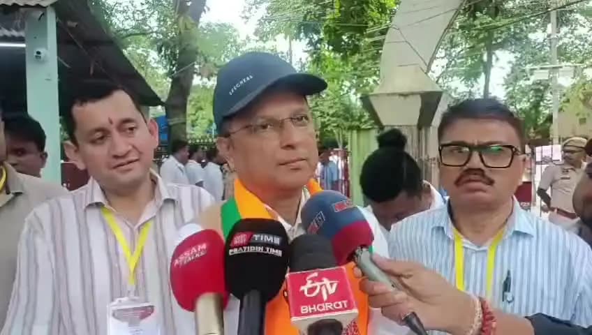নগাঁও: ধৰ্মীয় মেৰুকৰণৰ ৰাজনীতিৰ পৰা ওলাই উন্নয়ন আৰু পৰিৱৰ্তন বিচাৰিছে ৰাইজে,মন্তব্য দেবাশীষ শৰ্মাৰ