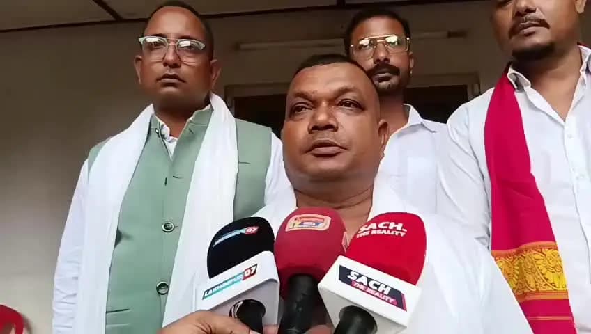 উত্তৰ লক্ষীমপুৰ: নগৰত অসমীয়া যুৱ মঞ্চ জিলা সমিতিৰ কাৰ্য্যনিৰ্বাহক সভা আৰু যোগদান কাৰ্য্যসূচী সম্পন্ন