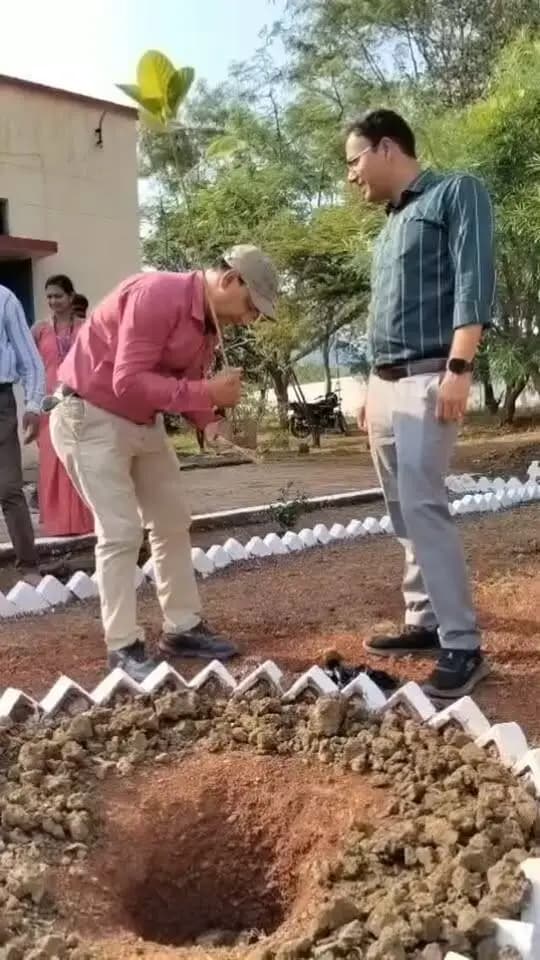 घुघरा आश्रम शाला पहुंचे कलेक्टर-एसपी, बच्चों से संवाद कर परखी शिक्षा की गुणवत्ता।
पढ़ें पूरी खबर -
#JansamparkMP
#CMMadhyaPradesh
schooledump
@jbpcommissioner
#JanVishwasAbhiyan2026
#मुख्यमंत्री_जनविश्वास_अभियान
#हर_शुक्रवार_जनता_के_नाम
katni कटनी