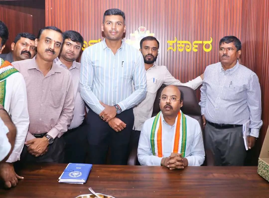 ಮೈಸೂರು ಜಿಲ್ಲಾ ಉಸ್ತುವಾರಿ ಸಚಿವರ ನೂತನ ಕಾರ್ಯಾಲಯ ಉದ್ಘಾಟಿಸಿದ ಡಾ. ಯತೀಂದ್ರ ಸಿದ್ದರಾಮಯ್ಯ.