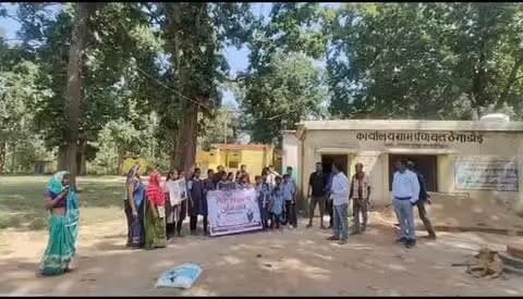 सेवा संकल्प अभियान के तहत ग्राम पंचायत ठेंगाडाड़ एनीकट में स्वच्छता अभियान चलाकर ग्रामीणों को जल संरक्षण एवं स्वच्छ पेयजल के प्रति जागरूक किया गया। इस दौरान ग्रामवासियों ने जल स्रोतों की स्वच्छता एवं सुरक्षा बनाए रखने का सामूहिक संकल्प लिया।
#मेरेसपनोंकाभारत #MereSapnoKaBharat
#सेवा_संकल्प_अभियान #सेवा_की_कहानी #SevaSankalpAbhiyan