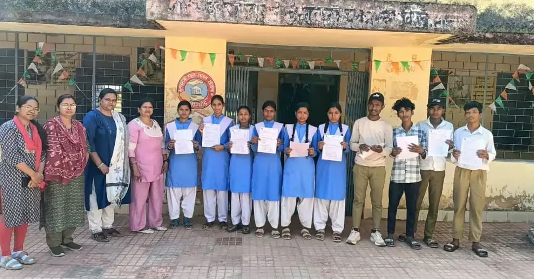 कलेक्टर एवं जिला निर्वाचन अधिकारी के निर्देशन में शासकीय विद्यालयों में ELC एवं BLO के माध्यम से 17+ आयु वर्ग के युवाओं का फॉर्म-6 पंजीयन किया गया।
@ceochhattisgarh
#GPM