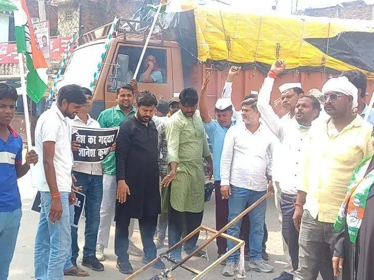 लाहौल: ज्ञानेश कुमार के खिलाफ देशभर पुतले फूंक, लोकतंत्र बचाने की जोरदार मांग