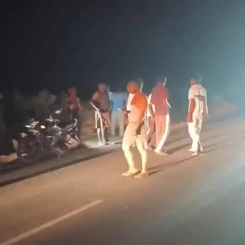 राजगढ़: कुम्हारांन की ढाणी में चोर घुसने की आशंका से रातभर क्षेत्र में हड़कंप, लाठियों-टॉर्च के साथ ग्रामीणों ने की पहरेदारी