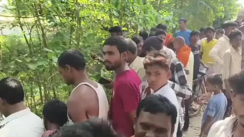 कल्याणपुर: समस्तीपुर में सड़क किनारे बोरे में मिला पुराना राइफल, पुलिस ने हथियार जब्त कर जांच शुरू की